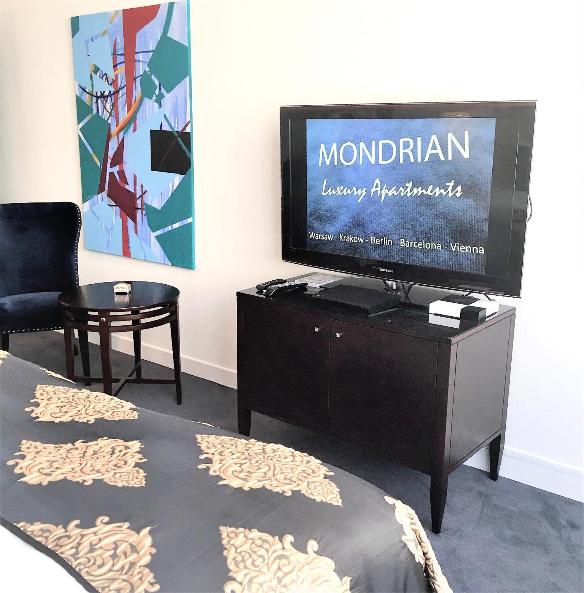 Luxury Apartments Mondrian Market Square III Warsaw Room photo