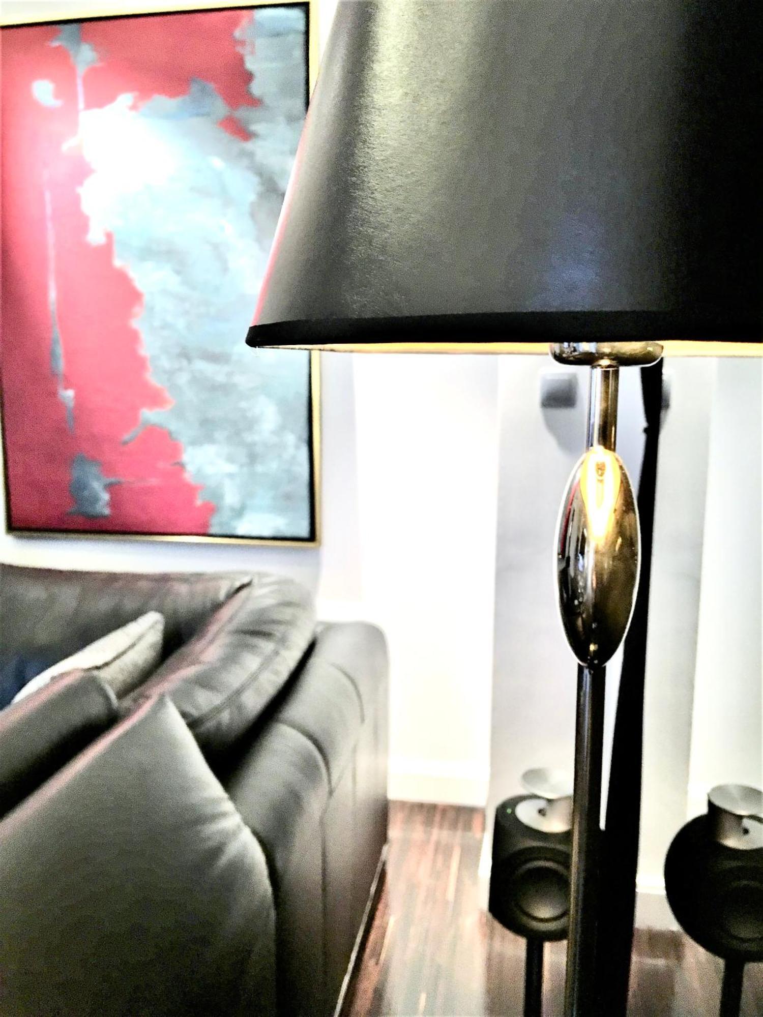 Luxury Apartments Mondrian Market Square III Warsaw Room photo